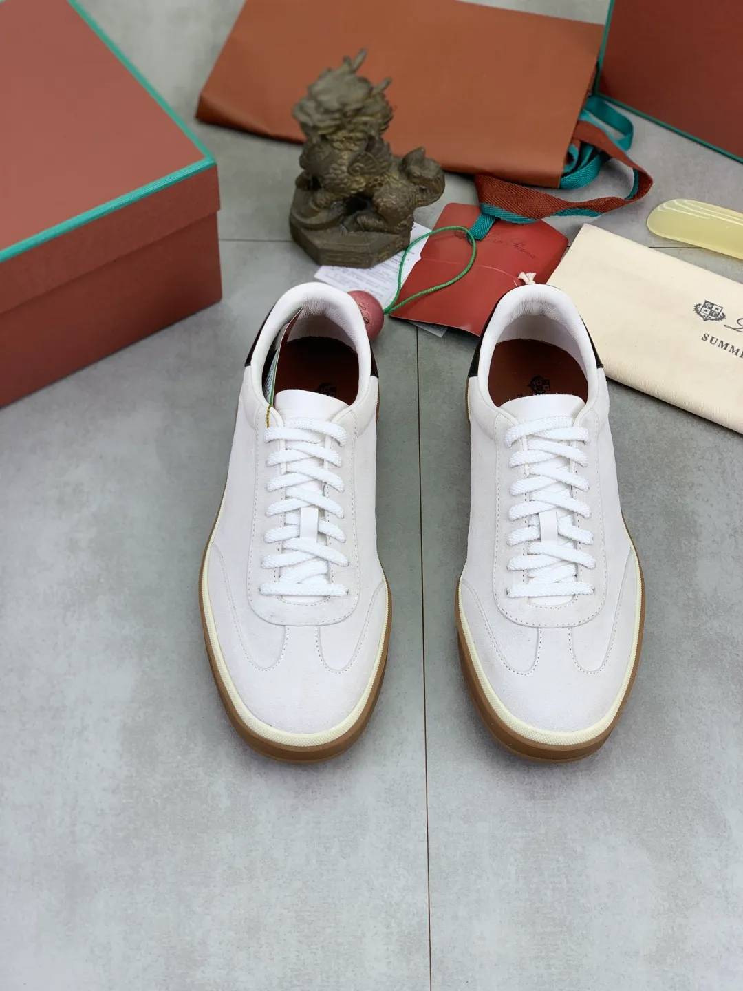 Men's men's shoes 💰P580 New model 💰 The latest casual shoes Loro Piana 💯 Top grade 💯 Buy the original copy 💯 Founded the existing Loro Piana company on April 24, 1924. It is the sixth generation of family operation, providing the best quality products to customers who are discerning about taste and quality. Imported original fly woven fabric with cowhide fabric, plain calfskin lining, hand-stitched thread with cowhide feet, original packaging, high-end outsole, size: 38-45 (customized for 46), 8️⃣ colors available